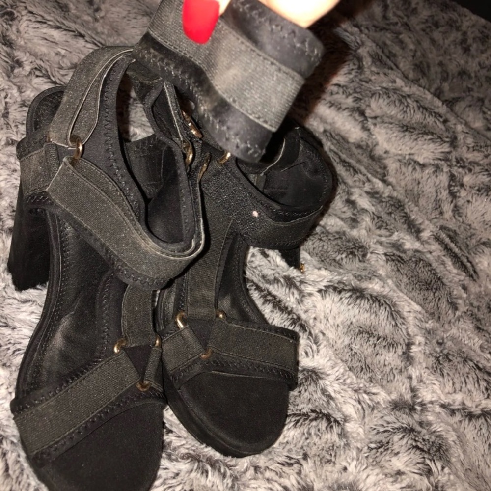 Lola shoetique